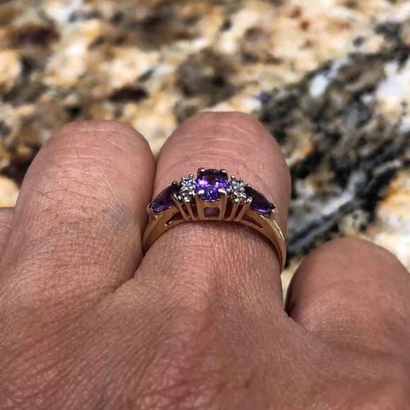 10k gold amethyst/diamonds ring - Picture 2 of 11